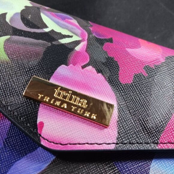 TRINA TURK Black/Watercolor Pattern Gold Chain Crossbody Purse/Wallet - Picture 6 of 10